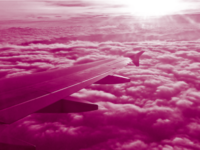 Vista da un aereo al tramonto